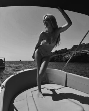 Natalia Instagram - 🌊✨🩷🛥️☀️ descubriendo #Menorca