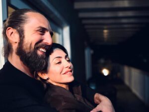 Natalia Cordova-Buckley Instagram - Mi ⚓️ y nuestro 🪺 … @brianbuckleyband 
Thank you @david.trisko 📷