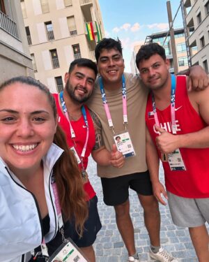 Natalia Ducó Instagram - Después de 1 mes, mañana veo a LU y me duele la guata de nervios. ❤️‍🩹
Les dejo estas imágenes que muestran más que mil palabras lo que han sido estos días por acá! 💫♾️🚀

📍 Villa Olímpica 🇫🇷 @paris2024 🫶🏼 

#olympics #paris2024 #JuegosOlimpicos 

PD: La canción, es La favorita de Lu, se la sabe de memoria y la canta! 🥹🥰