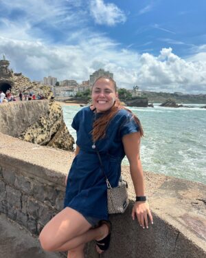Natalia Ducó Instagram - 🌊 V A C A C I O N E S 🌊 

Pueden crees que después de 20 años de atleta profesional es primera vez que me quedo con mi familia de vacaciones después de un evento deportivo importante. 20 años! 😅🤯😱 

Tanto amor y tantas fotos que no me alcanzó para subir todo! Cuál les gustó más? 📸 

Solo para compartir lo que han sido estos días con mi comunidad que me ha acompañado todo el camino para llegar hasta acá! Los quiero y los leo! Gracias por llenar mi corazón de amor! ❤️‍🔥

📍 Paris, Francia 🇫🇷
📍 Biarritz, Francia 🇫🇷 
📍 San Sebastián, España 🇪🇸