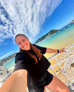 Natalia Ducó Instagram - 🌊 V A C A C I O N E S 🌊 

Pueden crees que después de 20 años de atleta profesional es primera vez que me quedo con mi familia de vacaciones después de un evento deportivo importante. 20 años! 😅🤯😱 

Tanto amor y tantas fotos que no me alcanzó para subir todo! Cuál les gustó más? 📸 

Solo para compartir lo que han sido estos días con mi comunidad que me ha acompañado todo el camino para llegar hasta acá! Los quiero y los leo! Gracias por llenar mi corazón de amor! ❤️‍🔥

📍 Paris, Francia 🇫🇷
📍 Biarritz, Francia 🇫🇷 
📍 San Sebastián, España 🇪🇸