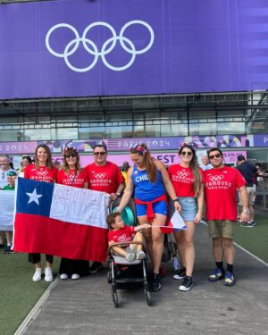 Natalia Ducó Instagram - 4 x OLYMPIC Check ✔️♾️

Beijing 2008 🇨🇳 
Londres 2012 🇬🇧 
Río 2016 🇧🇷 
Paris 2024 🇫🇷 x mamá de Lu ✔️ 

Representar a Chile siempre ha sido, es y será, lo más grande e importante que me ha tocado vivir. 

Mi sueño y objetivo (muy improbable) era clasificar. Era estar acá y ganarme este cupo con mis resultados. Sin duda no era obtener un resultado deportivo (deportivamente mi actuación no me dejó conforme, sobre todo por el trabajo que José Luis realizó conmigo y no pude verse plasmado en una marca y mejor lugar), era cumplir con un ciclo interno de superación de dificultades, de aprendizaje que tenía que culminar en un escenario como este. Y esa meta, que era mi meta, esa si se logró!  Mi corazón está en paz. Mi alma también. 

Un gran reconocimiento a mi querida compañera de equipo @ivanagallardoc que lo hizo muy bien y estoy muy orgullosa de ella! 🫶🏼🇨🇱

La adaptabilidad, la resiliencia y la capacidad de enfrentar desafíos que te aterroricen es el camino al crecimiento interno. De levantarme una y otra vez ante las dificultades, los errores y los fracasos. Me he dedicado a salir de mi zona de confort para convertirme cada día en un mejor ser humano. Sin duda lo he conseguido. 

Hay una linda historia que contar y que pronto podrán conocer. Manténganse atentos! 😎
 
Muchísimas gracias a todos los miles y miles de mensajes de amor que he recibido. Mi corazón no da más de amor.

Gracias a mi familia por estar siempre @duco_ibanez_luciano @beasoler9 @cataduco @beaduco @sergio_pemjean @lucianoduco @vrk14 

Y a mi equipo, de ahora, y de antes, que si bien primera vez que estaba sola, sin ningún miembro de mi equipo acá, están dentro de mí:
José Luis Martínez 
@cardemilcarlos 
@javi_maya 
@bastigm90 
@vero_latuf 
@dariocorreamunoz 
@doctormarcelosajuria 
@ja_baracatt 
Doc Salazar 
Y muchos más 🫶🏼

Y a mi querida Dulce, que desde el cielo, y dentro de mí, nunca se ha ido completamente. Sigue y seguirá viviendo dentro de mí. 🍭 

Seguimos! ♾️🚀🇨🇱🧠💫

Gracias 
@underarmour.cl 
@fundacionteapoyamos 
@pf_marca_oficial 
@clinicameds 
@teamchile_coch 
@indchile 
@biocare_chile 
@newscience_cl 
@team.salmon 
@salmonchile 
@biomedics.cl
@celachile