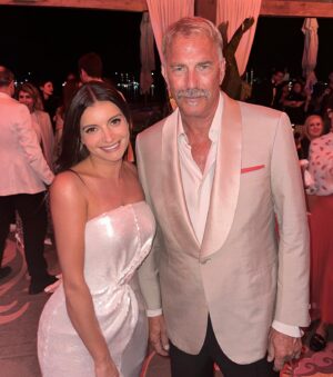 Natalia Janoszek Instagram - It was an absolute pleasure to attend the Horizon premiere at @festivaldecannes and official after party with Kevin Costner. Such a humble and amazing human being!

Polska premiera filmu Horyzont już 28 czerwca. @monolith.films