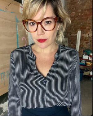 Natália Lage Instagram - como já dizia nosso amigo Fernando Pessoa 
“ver é irreversível” portanto, veja bem 💛 

a @visotica.rio além de ter uma variedade enorme de modelos (lindos!) ainda tem um atendimento super personalizado, cuidadoso, que fez com que eu me sentisse super segura nos meus novos óculos . 

e se assim como eu, também for seu caso, faça óculos multifocais e não queria mais outra vida..