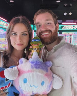 Natalie Cuomo Instagram - Hit the jackpot at the claw machines 🧸🫶