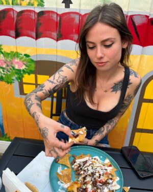 Natalie Cuomo Instagram - Nachos 😋😋 swipe for September dates & tell me where to eat in your city!