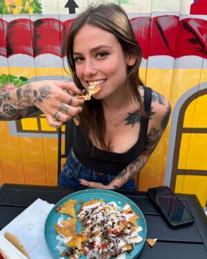 Natalie Cuomo Instagram - Nachos 😋😋 swipe for September dates & tell me where to eat in your city!