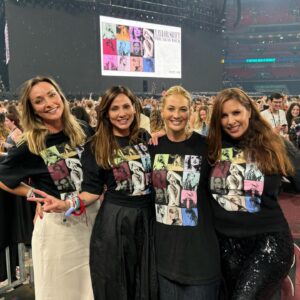 Natalie Imbruglia Instagram - Still buzzing… I had so much fun with @robinrobertsgma  Amber Laign and my girlfriends dancing the night away at the @taylorswift Era’s Show Friday.. @jameenatella @kristynle @helengraceclarke 💃🏽💗🫶🏽🌈✨