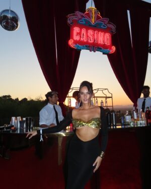Natalie Mariduena Instagram - hostess w the mostesss