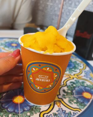 Natalie Peterson Instagram - MILANO 🇮🇹 Already planning my next trip back to this lovely city! We shopped till we dropped, saw some famous sights, and drank lots of Aperol e vino 🥂 Grazie mille ✨

#milano #milan #italy #prada #travel #shopping #lifestyle #aperolspritz #wine #dinner #friends #erastourdancers
