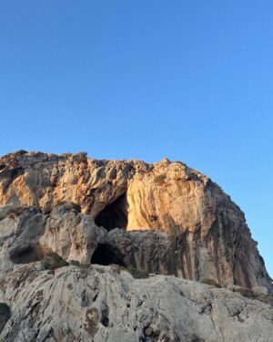 Natasa Exintaveloni Instagram - Αν είσαι καλός, να πας στην νότια Κρήτη και να μείνεις στον Κερατόκαμπο.
Αν είσαι κακός μην πας, δε θα σ’ αρέσει.
❤️