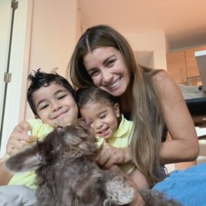 Natasha Domínguez Instagram - “Los hijos son de la mamá” y los perros, y la ropa, y las tareas  y todo😂❤️ Te das cuenta de todo lo que tienes? No te exijas tanto que tienes el mundo ganado✨ (no aplica en todos los casos, pero ellas saben a quien les hablo💕✨)

➡️Slide al 5🥹