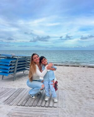 Natasha Domínguez Instagram - Quien le dio la vida a quien? ☀️🌈