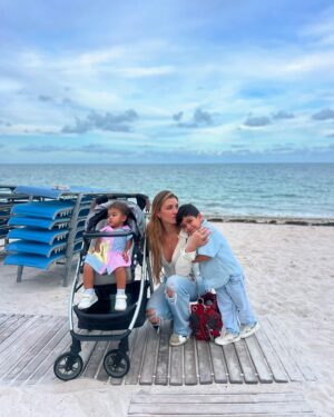 Natasha Domínguez Instagram - Quien le dio la vida a quien? ☀️🌈