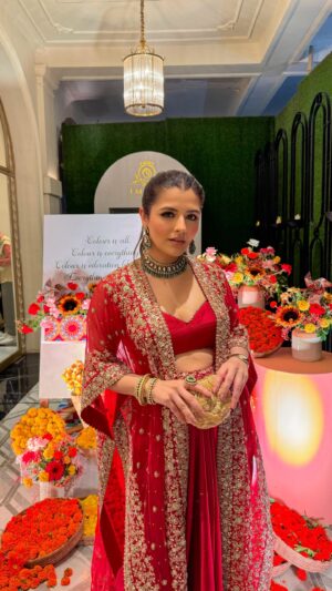 Natasha Luthra Instagram - Feeling like a 🌹 
Wearing @arbyrheakapoor 
Jewelry @purple_tresor 
Bag @douxamourindia