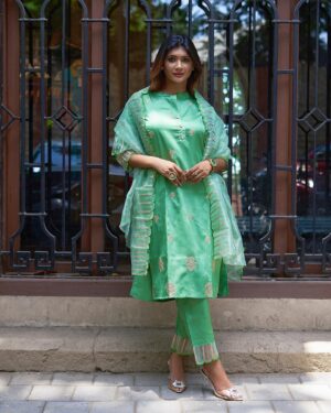 Natasha Majhi Instagram - Real beauty lies in wearing colourful salwar suits 🌷🌷 
.
.
Green suit by : @vredevogel 
📸 : @_yogeshyadav_13 
Asst by : @rdx_shivshankar_yadavanshi @jitendra5440yadav 
Management team : @kailashproductions 
Styling by : @stylist_natty

#somamajhiofficial #trendingsuit #trendingsuits #designersuit #fashionsuit #bridalsuit #latestsuits #designersuits #suit #onlinesuits #suitsforwomen #designerkurti #onlinesuit #suitsforladies #suitsforwomens #designerwomenswear #designerdressesforwomen #latestsuit #latestsuitsonline #trendingwomensfashion #fashionsuits #onlinesuitsinindia
