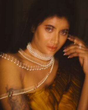 Natasha Majhi Instagram - There is a kind of beauty in imperfection 🤍
.
.
.
.
.
.
.
#somamajhiofficial #fashionphotography #vintage  #explore #portraitphotography #artpicture #likesforlike