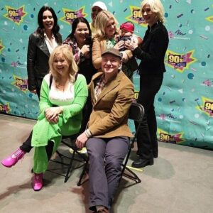 Nate Richert Instagram - Got some R&R, time to post some pics of #90sCon @thats4ent Always great seeing everyone. More to follow. #TVFamily #sabrinatheteenagewitch PS: I didn’t get the note on the leg thing. 🦵