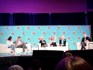 Nate Richert Instagram - Got some R&R, time to post some pics of #90sCon @thats4ent Always great seeing everyone. More to follow. #TVFamily #sabrinatheteenagewitch PS: I didn’t get the note on the leg thing. 🦵