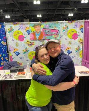Nate Richert Instagram - 90’s Con 2024 would’ve gone completely off the rails for me if not for my manager Chris and my emotional security guard Erin. ❤️@chrissnydermgmt @erinnfrances @thats4ent