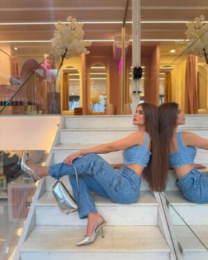 Nathalia Gomes Instagram - Dia de @lojaemporiov_ ❤️
(Gente eu fiquei morena nas primeiras fotos por conta da luz,será q combina?)🤯
