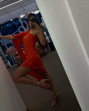 Nathalia Gomes Instagram - Dia de @lojaemporiov_ ❤️
(Gente eu fiquei morena nas primeiras fotos por conta da luz,será q combina?)🤯