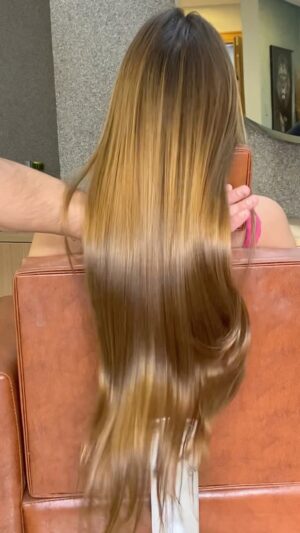 Nathalia Gomes Instagram - Olha o brilhooo desse hair ✨
Como ter um cabelo saudável:
- Evitar fontes de calor.
- Fazer regularmente cronograma capilar.
- Fazer umectação.
- Beber muita água!
- Ter um bom protetor térmico.