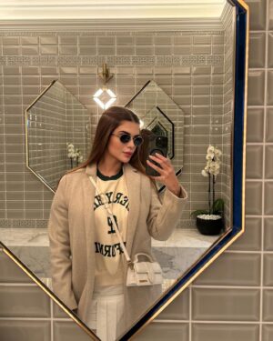 Nathalia Gomes Instagram - 💐