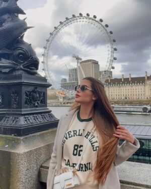 Nathalia Gomes Instagram - 💐