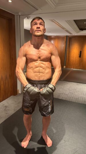 Nathaniel Wood Instagram - The Featherweight cut has never looked so good - Nathaniel Wood in the shape of his LIFE
-
The featured prelim will be around 2am BST - tune in
-
Keep it Casual,
Will