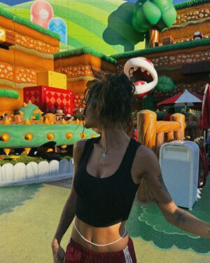 Nathanya Sion Instagram - 1- moi trop contente qui découvre le monde de mario 🥹 @unistudios 
2 & 3 - bah c’est la même ..
4- dans le monde des minions 🥹🥹🥹
5- je parle même pas avec vous si vous avez pas la réf 
6 & 7 - avec un pote 🔥 ( je sais pas comment il s’appel a vrai dire )
8- littéralement moi quand j’aime pas ce que tu me racontes 
9- le meilleur pour la fin ma bestie 🤌🏻❤️‍🔥