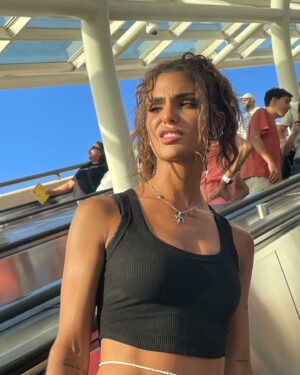 Nathanya Sion Instagram - 1- moi trop contente qui découvre le monde de mario 🥹 @unistudios 
2 & 3 - bah c’est la même ..
4- dans le monde des minions 🥹🥹🥹
5- je parle même pas avec vous si vous avez pas la réf 
6 & 7 - avec un pote 🔥 ( je sais pas comment il s’appel a vrai dire )
8- littéralement moi quand j’aime pas ce que tu me racontes 
9- le meilleur pour la fin ma bestie 🤌🏻❤️‍🔥