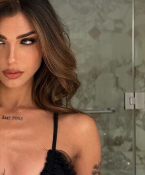 Nathanya Sion Instagram - C’est les seules photos que j’ai de mon anniversaire 😳🙈 
25 ans déjà … 🎂 
Leo Season ♌️