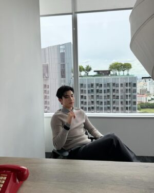 Nattawat Jirochtikul Instagram - A boss and secretary 👔