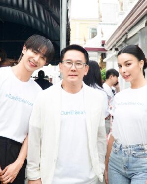 Natthapat Meesuk Instagram - บวงสรวงภาพยนตร์ ปันหยี I•Sea•You🤍
ฝากหมอแม็กซ์ด้วยนะค้าบ😘

#ปันหยีiseayou #ปันหยีSeaYou #finaldraftcreation #กองทุนพัฒนาสื่อปลอดภัยและสร้างสรรค์