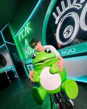 Natthapat Meesuk Instagram - น้อนอับบน่ารักม๊ากกกน้อง Jinro toad แบรนด์ Jinro soju โซจูอันดับ 1 จากเกาหลี ต้อง Jinro เท่านั้น น้องอยู่หลายที่ มากกก เต้ไปเจอน้อนที่ร้านPeak A Boo Bar Ratchayotin💚💚💚

@jinro_global @jinrosoju_thailand @partipost_th 
#HiteJinroTH #partipostthb #HiteJinroTH #JinroTH
#partipostth