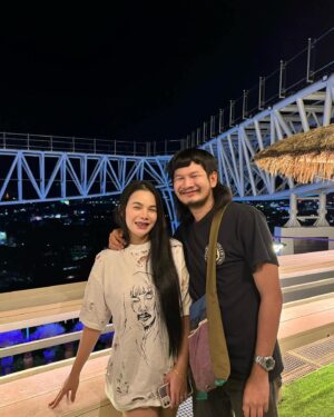 Natthawut Saenyabut Instagram - ตั๋วเฮาเด้าจนว่าหัวเข่าลอก
ยังมาบอก เป็นได้แค่พี่น้อง