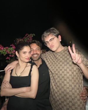 Navid Sole Instagram - Memories in India with incredible people I spent 2 months with in the bigg boss house 🇮🇳❤️ #navidsole #flashback #biggboss17