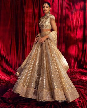 Navya Naveli Nanda Instagram - @abujanisandeepkhosla ♥️

@makeupbyvirja 
@rakshandairanimakeupandhair
@who_wore_what_when 
@rohnpingalay
