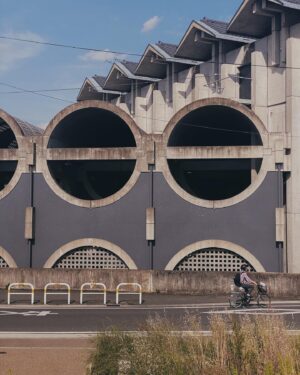 Nawapol Thamrongrattanarit Instagram - today visit Keihan Uji station , Uji / Kyoto — suppeeerrrr beautifullllll. so impressive. it’s sci-fi concrete train station in the small town. Hiroyuki Wakabashi is the architect. Don’t know why his information is really little. #uji #kyoto