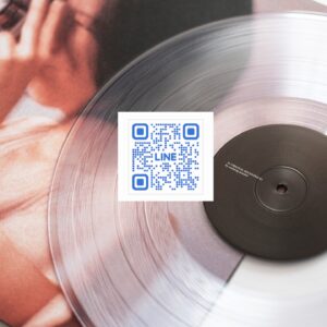 Nawapol Thamrongrattanarit Instagram - (วางขายแล้ววันนี้)
OST. 36 (vinyl edition) 
โดย วุฒิพงศ์ ลี้ตระกูล (desktop error)
ซาวด์แทร็กภาพยนตร์เรื่อง 36 ของนวพล ฉบับไวนิล , ผลิตจำนวน 300 แผ่น / ราคา 1,750 บาท (รวมส่งแล้ว)​ 
บทเพลงจากภาพยนตร์ขนาดยาวเรื่องแรกของนวพล ธำรงรัตนฤทธิ์ (2012) ถูกผลิตในรูปแบบแผ่นไวนิลครั้งแรก (2024) รวมเพลงประกอบเปียโนและกีตาร์จากฝีมือของวุฒิพงศ์ ลี้ตระกูล จากวง desktop error ที่ได้ทำการกลับมาขัดเกลาคุณภาพเสียงอีกครั้งเพื่อผลิตเป็นไวนิลโดยเฉพาะ
ภายในแพ็คเกจประกอบด้วย 
1. แผ่นไวนิล จำนวน 1 แผ่น , 2 side / จำนวน 10 เพลง 
2. แผ่นลีฟเลทรวมภาพ 36 ช็อตจากหนังพร้อมชื่อตอน , สามารถนำไปเข้ากรอบและมองผ่านแสงแดด จะเห็นภาพพร้อมชื่อตอนได้
ผลิตจำนวน 300 แผ่น 
สามารถสั่งซื้อออนไลน์ได้แล้ววันนี้ที่
https://lin.ee/nQ9TNtO
(สแกน QR จากภาพสุดท้ายก็ได้ครับ)
(***แผ่นไวนิลนี้นั้นลิขสิทธิ์เพลง การผลิต และจัดจำหน่ายทั้งหมดเป็นของอ๊อฟ วุฒิพงศ์นะครับ , นวพลจะไม่ได้ดูแลและรับผิดชอบในส่วนของการขายนี้ เราช่วยประชาสัมพันธ์อย่างเดียว - หากมีคำถามใดๆต้องรบกวนสอบถามทางไลน์นี้ของอ๊อฟครับ ***)

for international purchase   shipping 
please contact 36vinyl.official@gmail.com 
(Please note that the delivery cost will depend on the country.)