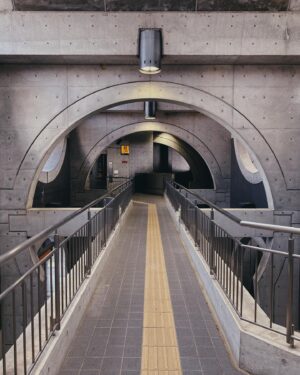 Nawapol Thamrongrattanarit Instagram - today visit Keihan Uji station , Uji / Kyoto — suppeeerrrr beautifullllll. so impressive. it’s sci-fi concrete train station in the small town. Hiroyuki Wakabashi is the architect. Don’t know why his information is really little. #uji #kyoto