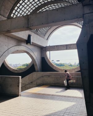 Nawapol Thamrongrattanarit Instagram - today visit Keihan Uji station , Uji / Kyoto — suppeeerrrr beautifullllll. so impressive. it’s sci-fi concrete train station in the small town. Hiroyuki Wakabashi is the architect. Don’t know why his information is really little. #uji #kyoto