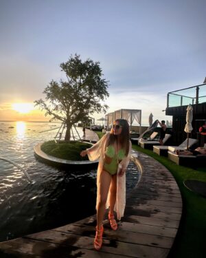 Nayamat Handa Instagram - Paradise found by the poolside 💚

#igtravel #igers #igersindia #instagram #instagood #instadaily #explore #explorepage #exploremore #goviral #trending #explorar #fashion #style #blogger #influencer #artist #fashionista #fashionstyle #fashionblogger #stylefashion #styleblogger #styleinspo #styleinspiration #thailand #swimsuit #lifestyleblogger #luxurylifestyle #pattaya #sunsetlover