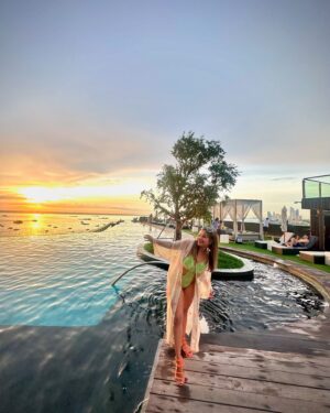 Nayamat Handa Instagram - Paradise found by the poolside 💚

#igtravel #igers #igersindia #instagram #instagood #instadaily #explore #explorepage #exploremore #goviral #trending #explorar #fashion #style #blogger #influencer #artist #fashionista #fashionstyle #fashionblogger #stylefashion #styleblogger #styleinspo #styleinspiration #thailand #swimsuit #lifestyleblogger #luxurylifestyle #pattaya #sunsetlover