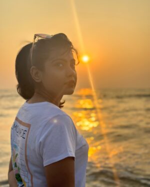 Nayana Elza Instagram - 🌞 
.
.
.
.
.
.
.
.
.
.
.
.
#sunset #beach #beachlife #june #waves #beachgirl #sand #beachvibes