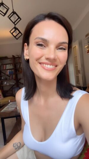Nazlı Senem Ünal Instagram - bu da ben o da ben
