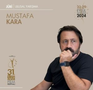 Nebil Özgentürk Instagram - ALTIN KOZA'mızdan yine yeni haber.. 

Adana Altın Koza’nın jüri üyeleri belli oldu..

23-29 Eylül tarihlerinde gerçekleşecek 31. Uluslararası Adana Altın Koza Film Festivali’nin NURİ BİLGE CEYLAN başkanlığındaki Ulusal Uzun Metraj Film Yarışması jürisinde, aktör ve yönetmen MEHMET ASLANTUĞ, oyuncu SERENAY SARIKAYA, yazar ve senarist NERMİN YILDIRIM, yönetmen ve senarist MUSTAFA KARA, kurgucu AYRİS ALPTEKİN Alptekin ile yazar, film eleştirmeni, küratör MÜGE TURAN yer alıyor...

Adana Büyükşehir Belediyesi ve Festival Onursal Başkanı ZEYDAN KARALAR’ın evsahipliğinde 31. Uluslararası Adana Altın Koza Film Festivali 23 29 Eylül tarihleri arasında yapılacak..
 
Başkanlığını MENDERES SAMANCILAR’ın yaptığı ve NEBİL ÖZGENTÜRK, İSMAİL TİMUÇİN, HÜSEYİN ORHAN, GÖKHAN MUTLAY ve MAHMUT GÖĞEBAKAN'dan oluşan Festival Yürütme Kurulu’nun açıklamasına göre.. 

Nuri Bilge Ceylan başkanlığındaki jüri üyeleri, "ön jüri"nin elemesinin ardından, Ulusal Uzun Metraj Film Yarışması'na katılmaya hak kazanan filmleri değerlendirecek.. @zeydankaralar01 @adanaaltinkozaff #nuribilgeceylan @mehmetaslantug @serenayss @nnerminyildirim #mustafakara #mügeturan #ayrisalptekin