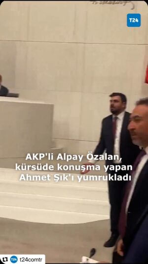 Nebil Özgentürk Instagram - Pusunun, sinsiliğin ve lincin 32 kısım tekmil-i birden görüntüsü.. 

EŞKİYA DÜNYAYA HÜKÜMDAR OLMAZ!!

Pusu kuruyor.... Sinsice yaklaşıyor.. 

İNSAN DEĞİL BARBAR!

Meclis'te, bir sokak magandası, konuşma yapan TİP milletvekili Ahmet Şık'a tekme tokat saldırdı.. 

Bu densizlik, küstahlık, barbarlık ceza almalı. Utanmazlık zirve yapıyor....

Bu iğrenç tipleri, insan müsveddelerini kendi partisi dahi dışlamalı..!!