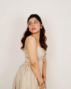 Neha Sargam Instagram - : Alexa play something from the pookie 🎀era! 
: Yes Boss 🫡

.

.
.
.
.
@mayank99683 @_charismastudio @houseofshailja @hmua_rakshapatel._